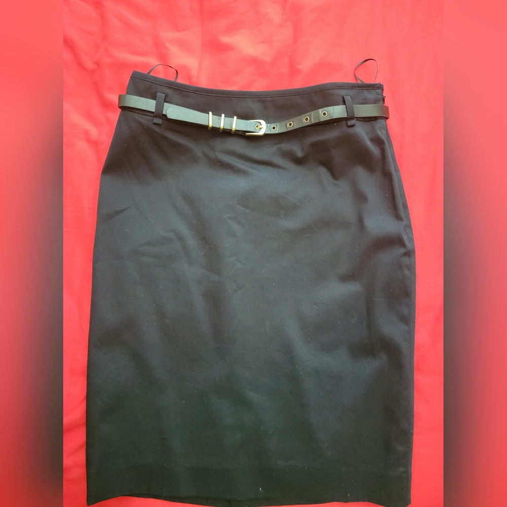 MANGO Below the knee skirt, the skirt has slits size, 38